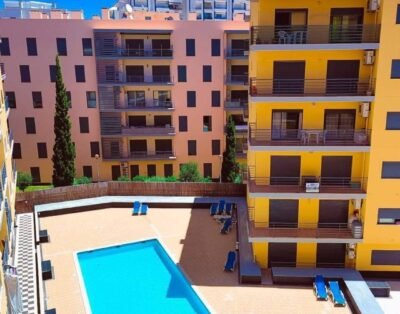 2-Bedroom apartment with swimming pool in Armacão de Pera, Algarve, Portugal