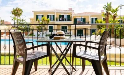 Magnificent 2-bedroom apartment in Alporchinhos, Lagoa, Algarve, Portugal