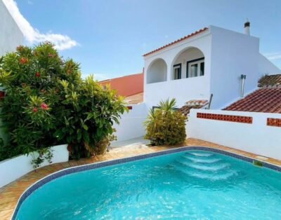 Beautiful room available in lovely house in Figueira, Budens, Algarve, Portugal